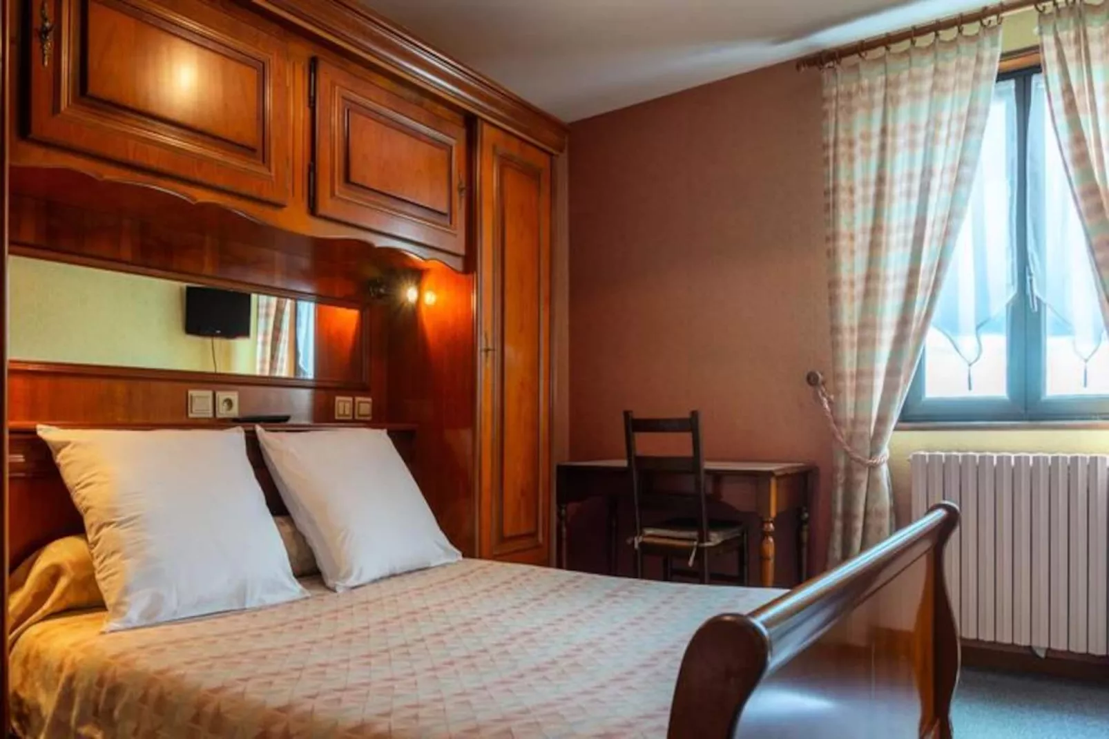 Gîte de France Bon aubrac pour 12 personnes 2 épis-Image-tags.