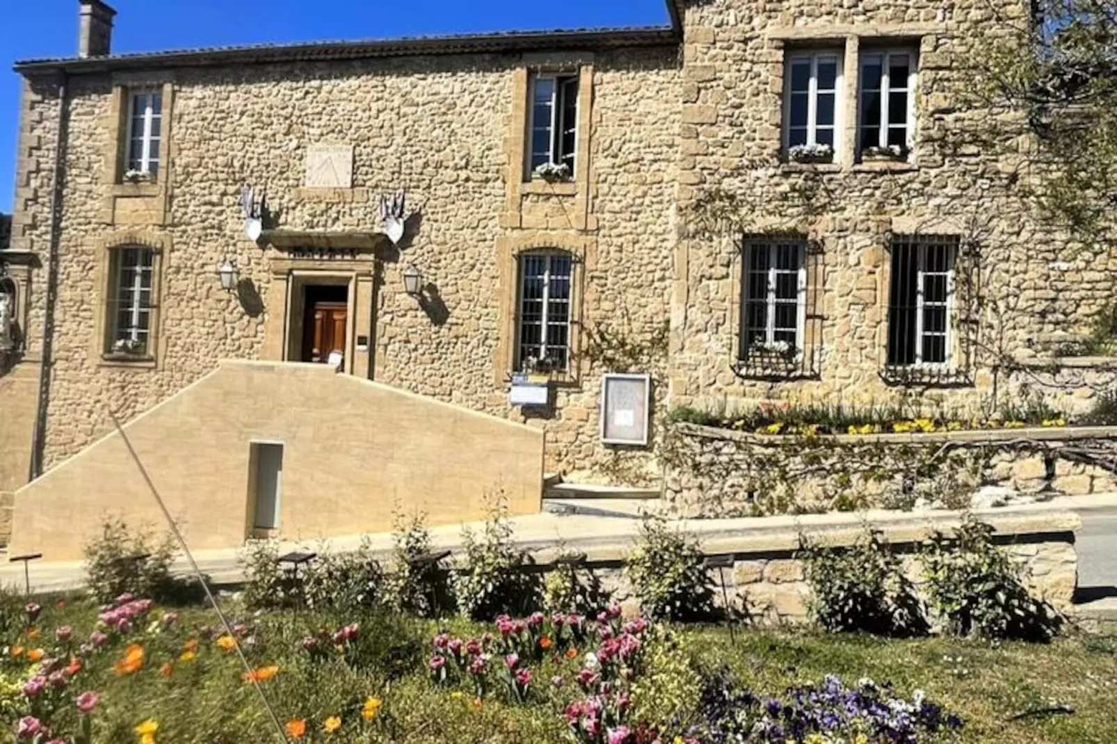 Superbe Villa Avec Vue, Entre Aix En Provence Et Luberon-Image-tags.