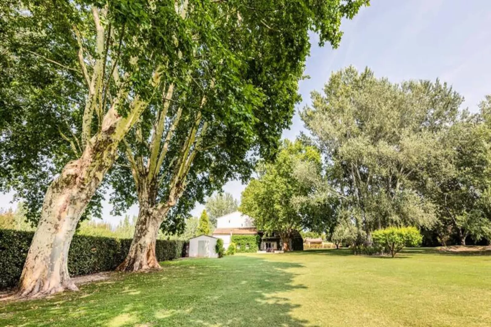 Maison De Famille En Provence-Image-tags.