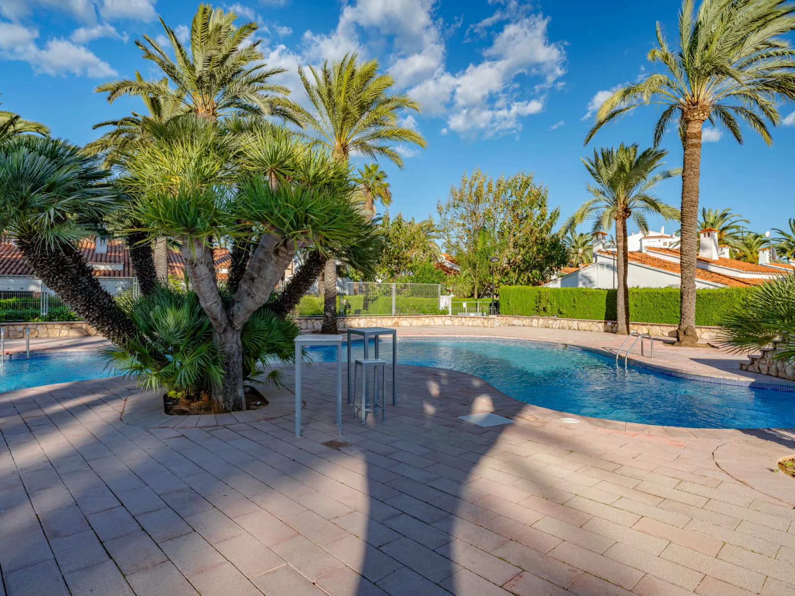 Residencia La Perla-Buiten