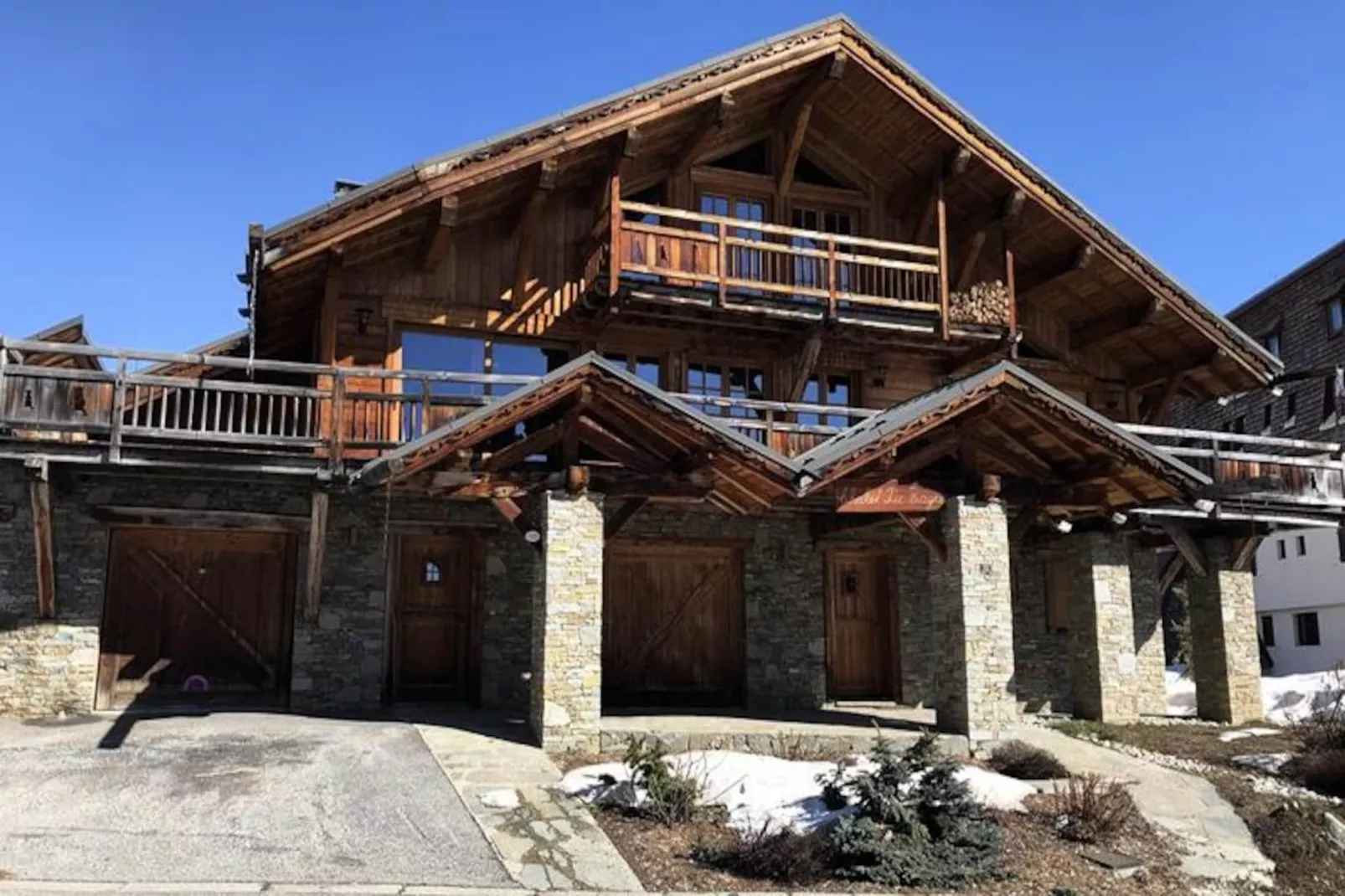 Chalet Pic Bayle-Image-tags.