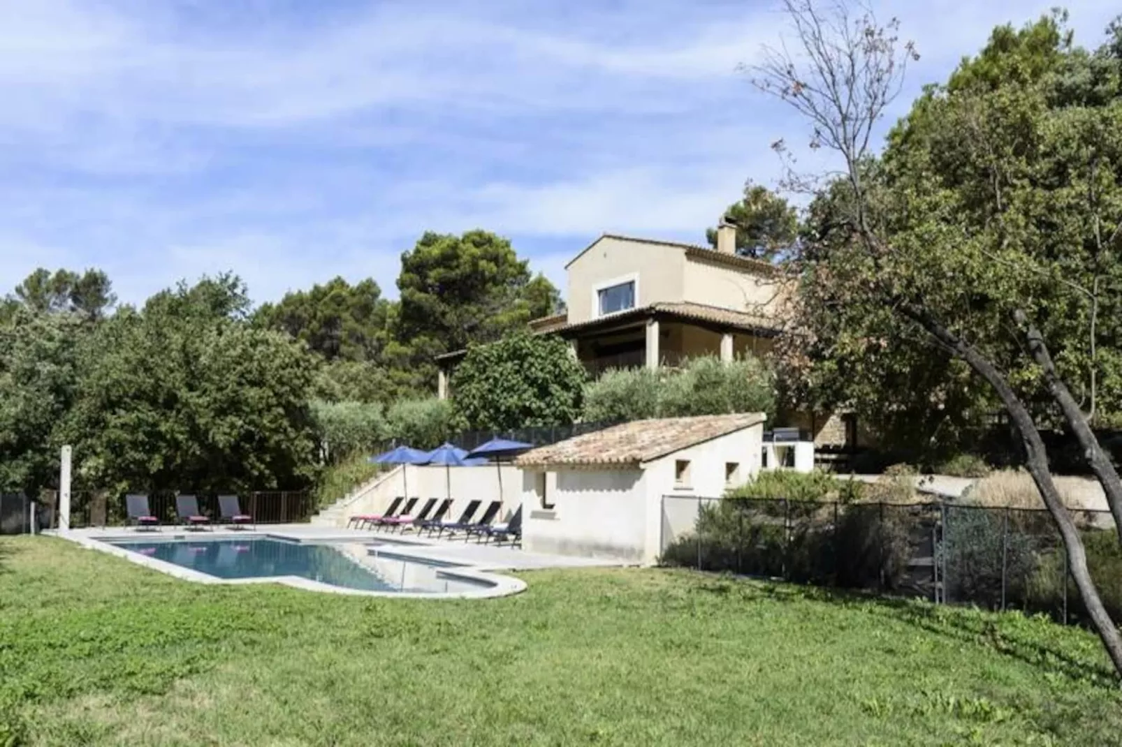 Les Gardis, Votre Refuge Id&eacute;al En Provence.-Image-tags.