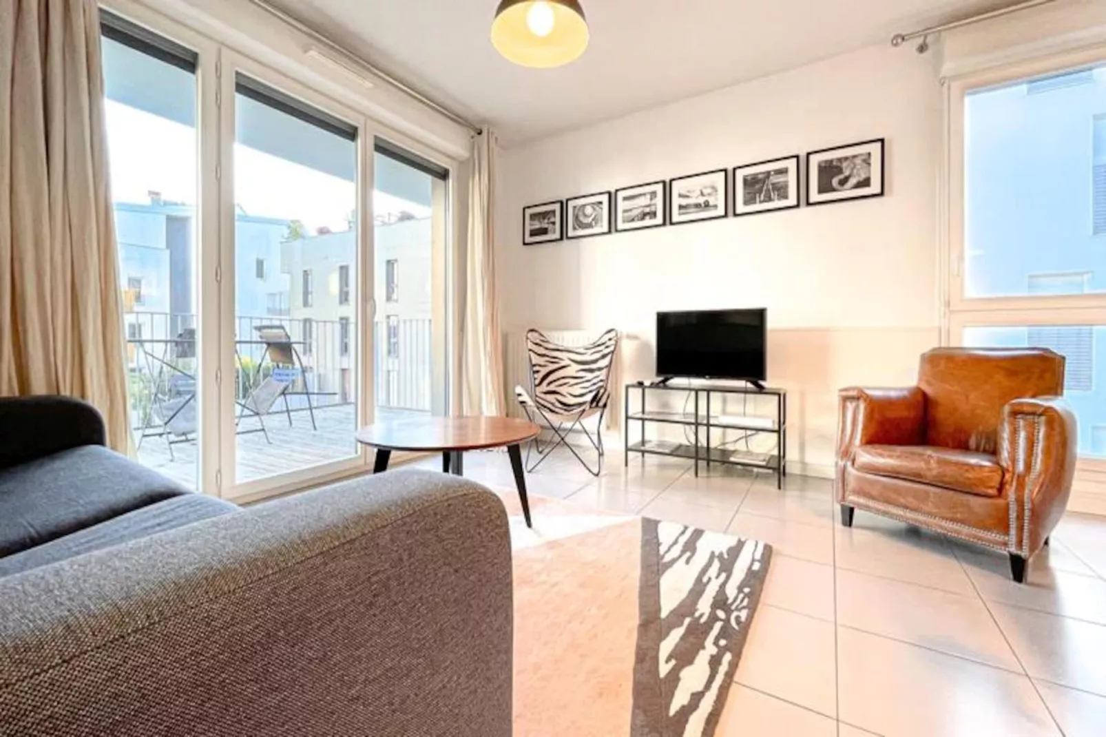 Appartement Rayonnant Et Moderne Tr&egrave;s Bien Situ&eacute;, Proche De La Cit&eacute; Du Vin-Image-tags.