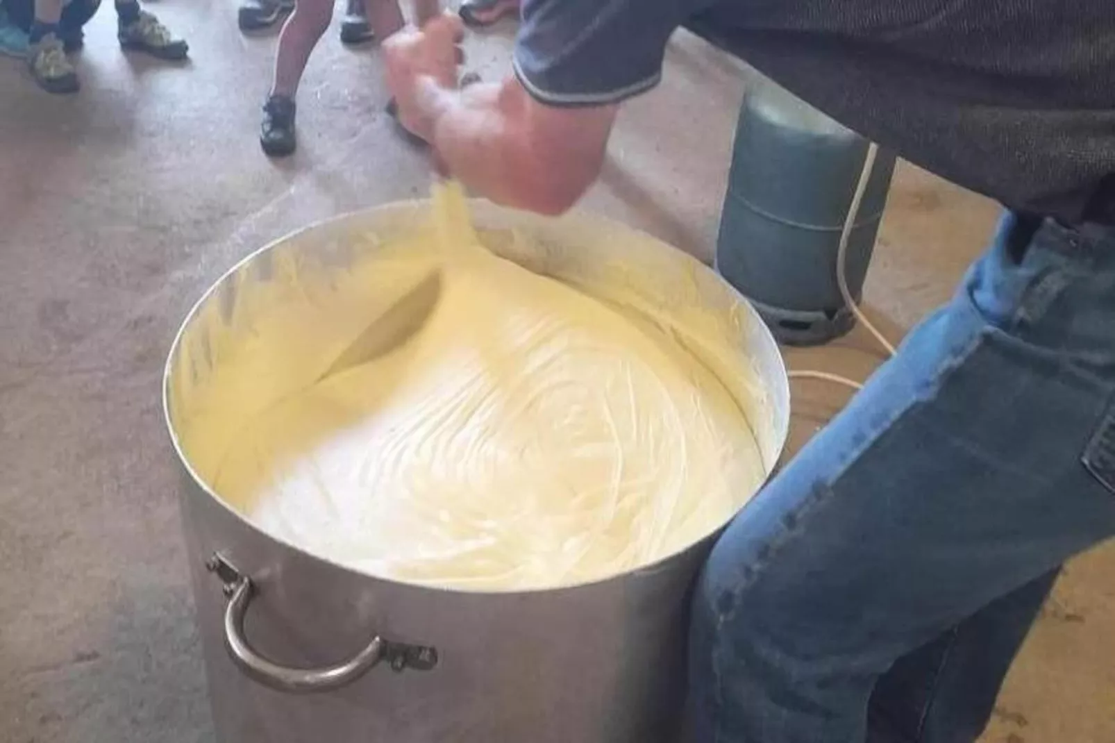 Gîte de France Bon aubrac pour 12 personnes 2 épis-Image-tags.