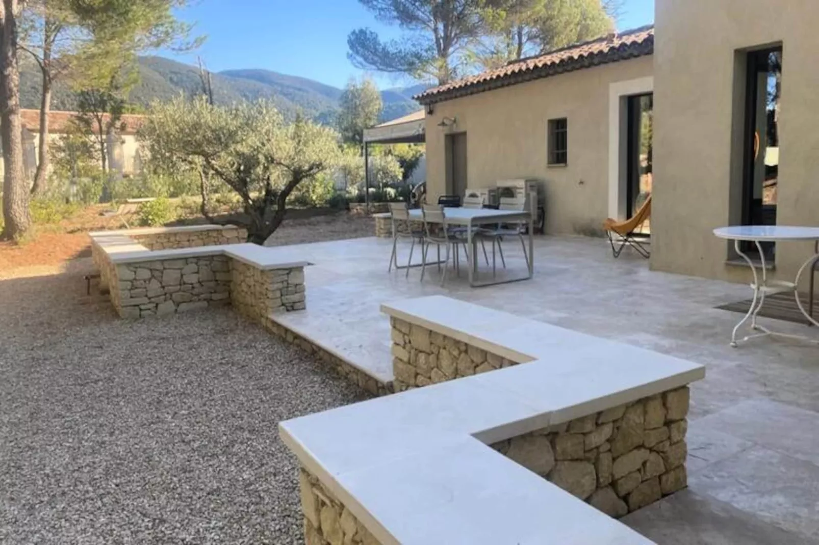 Bastide Blanche : Votre &eacute;vasion En Provence-Image-tags.