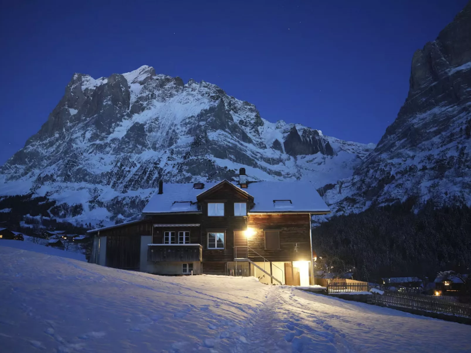 Chalet an ruhiger Lage mit schöner Bergsicht