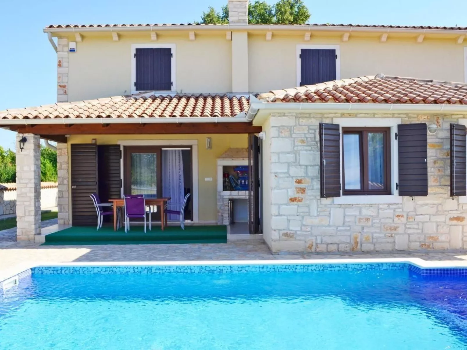 Gemütliches Ferienhaus in Medulin mit Großer Terrasse