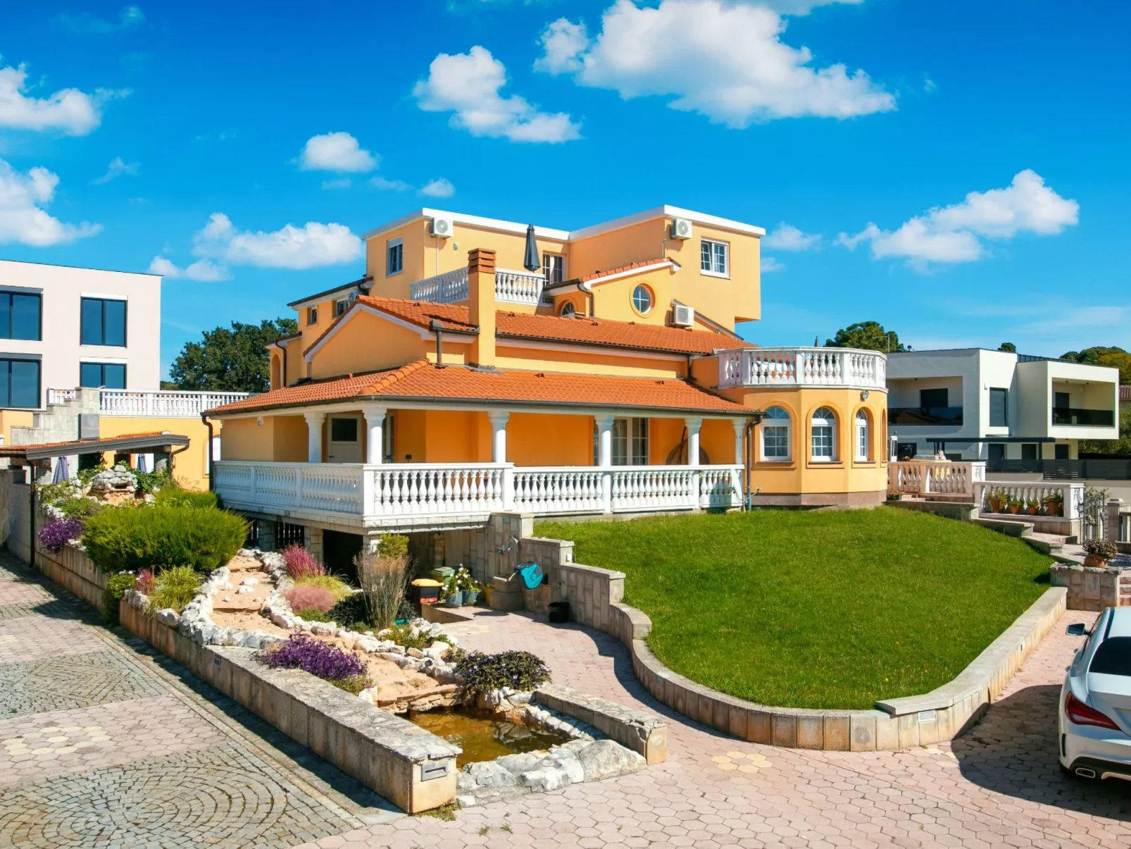 2-Schlafzimmer-Wohnung mit gemeinsamem Schwimmbad