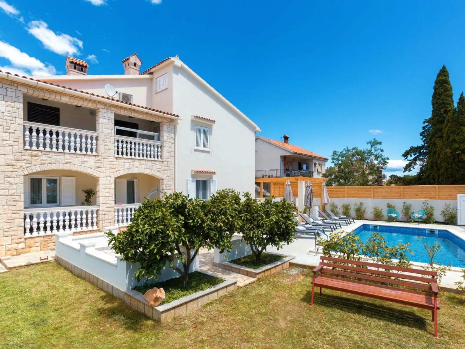 Tia, Wohnung mit Pool