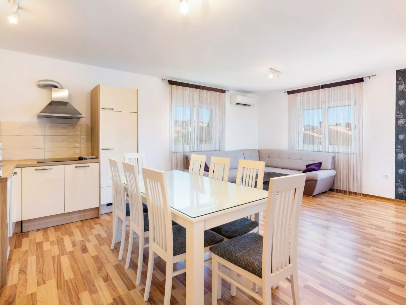 "Dragan 2" mit Balkon