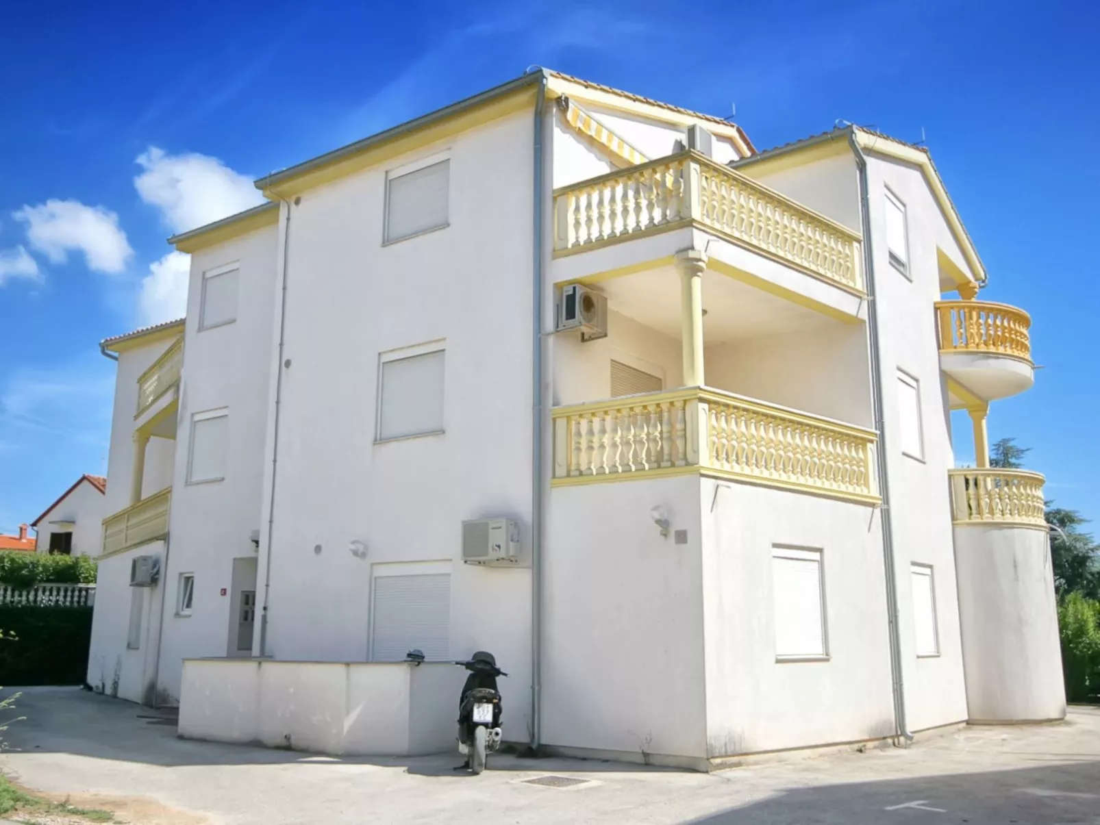 "Davorin" mit Balkon