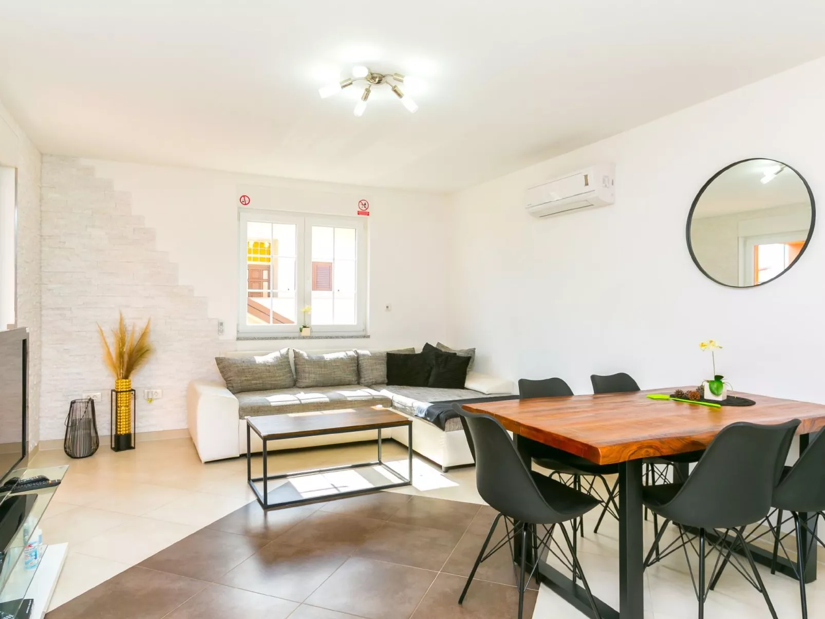 "Borka Regi" mit Balkon