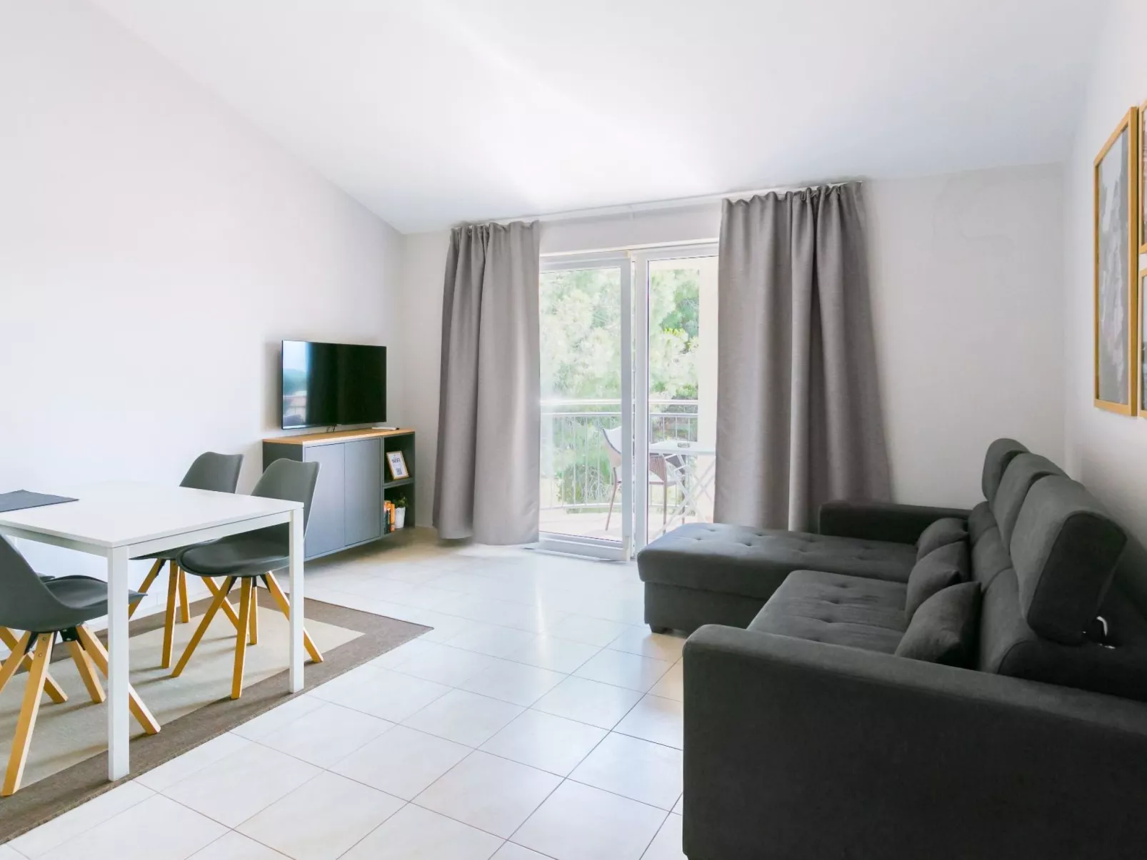 Wohnung "Pinia 4" mit Balkon