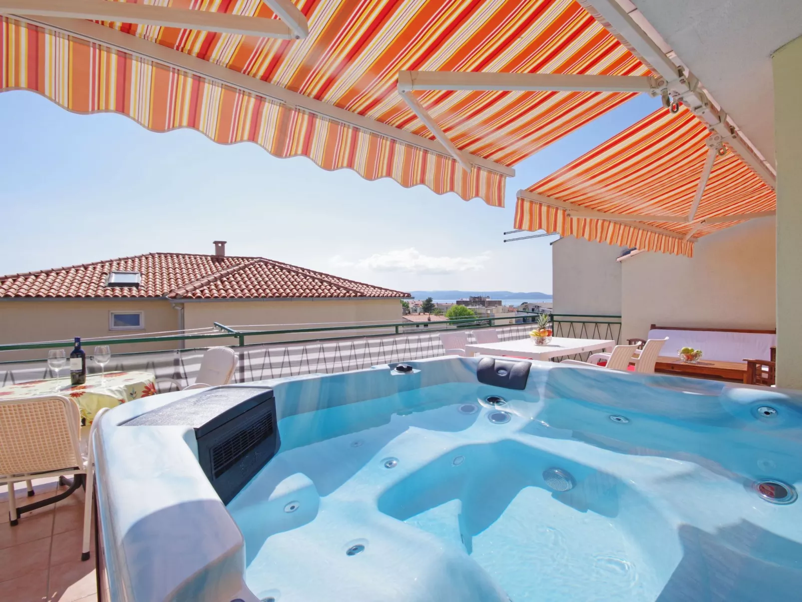 Apartment mit drei Schlafzimmern, Whirlpool und Meerblick