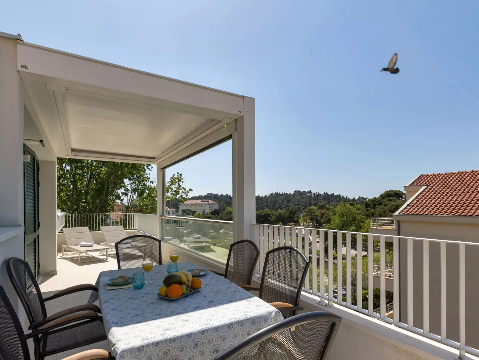 Penthouse Nikolina-50m to beach