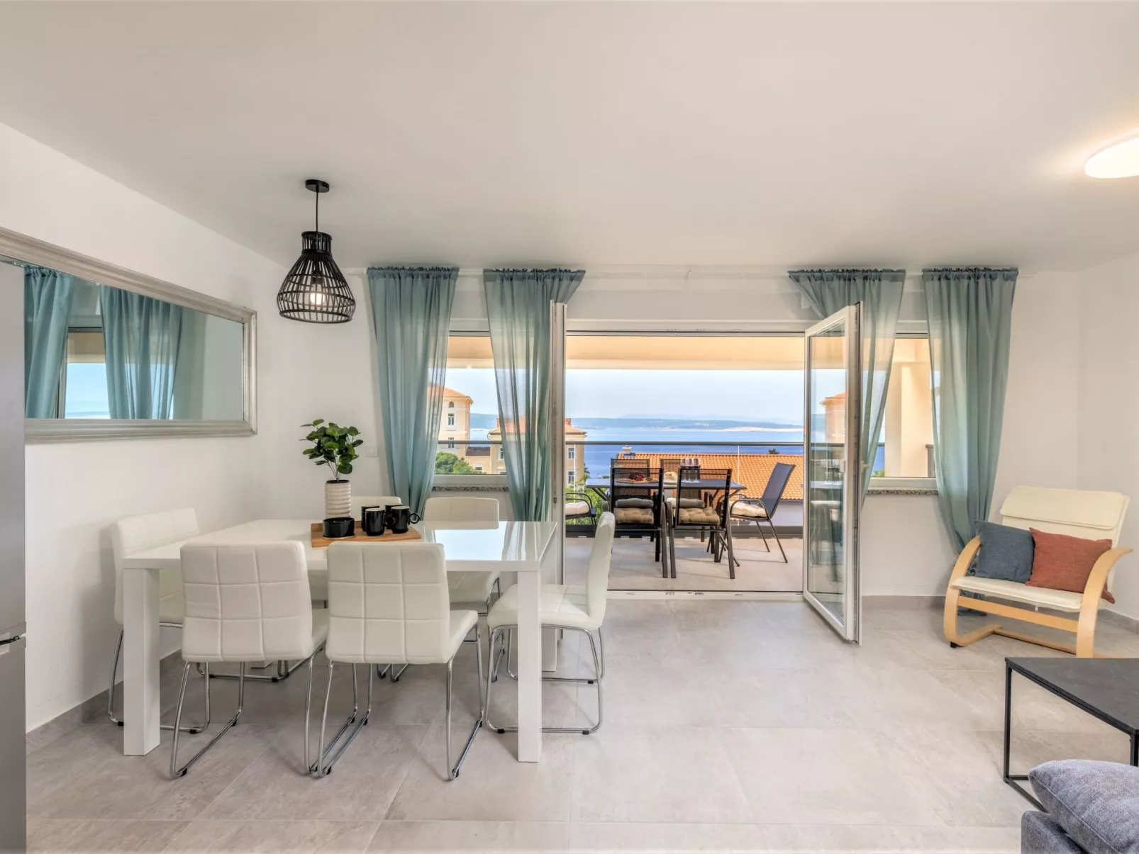Modernes Apartment in Crikvenica mit Gemeinschaftspool