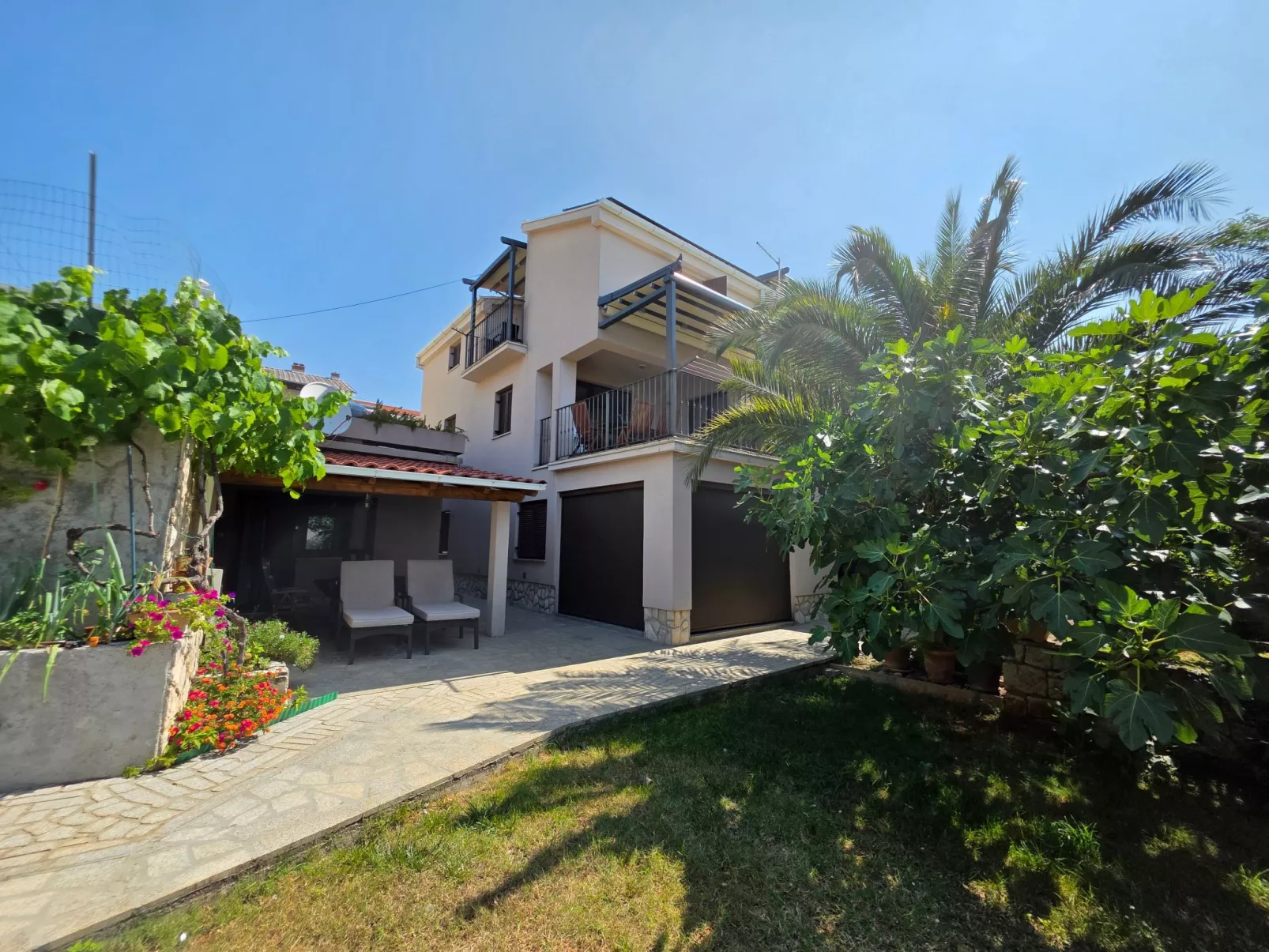 Studio-Apartment mit Terrasse