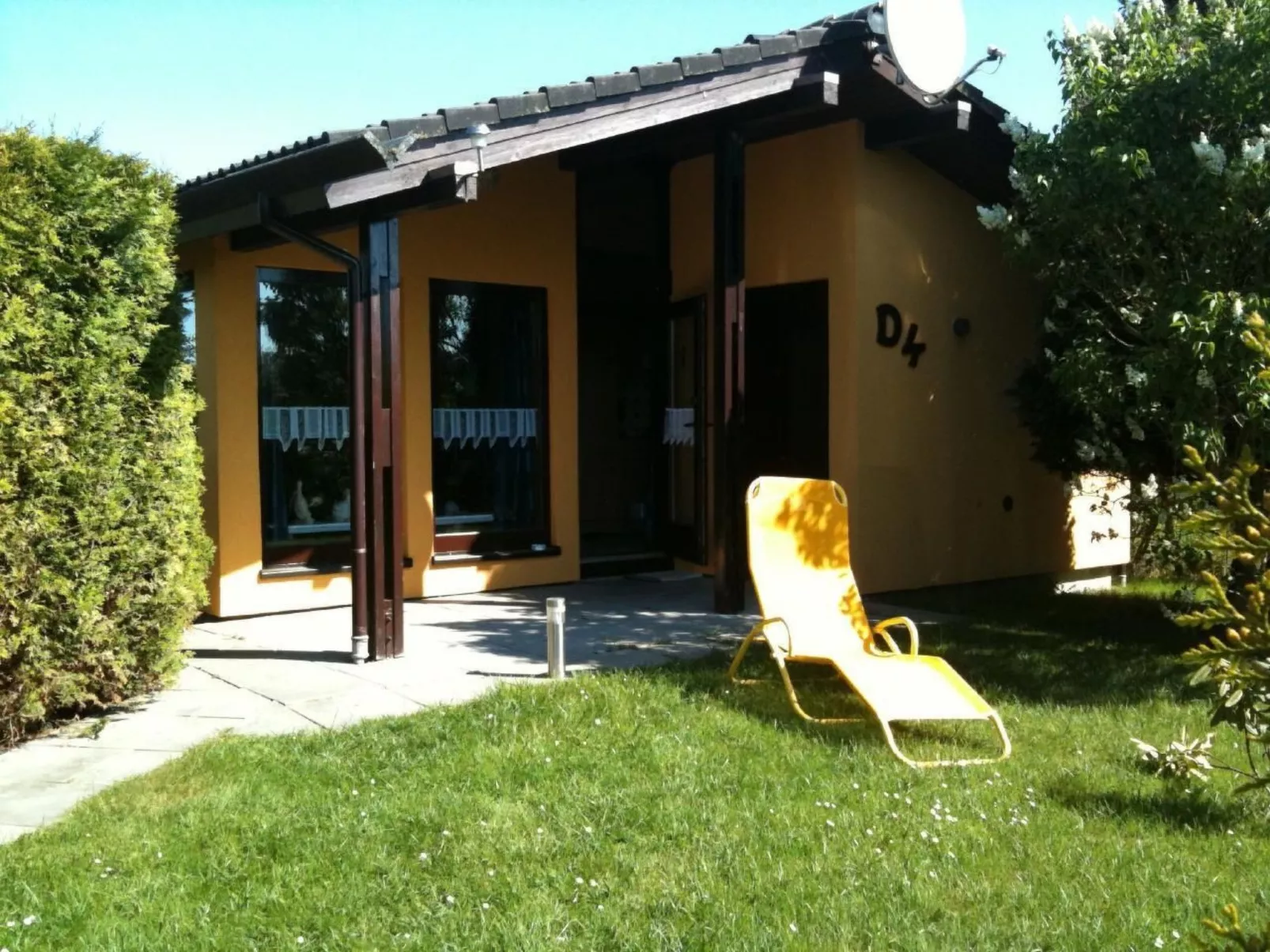 D4 Haus in Eckwarderhörne mit Terrasse und Garten