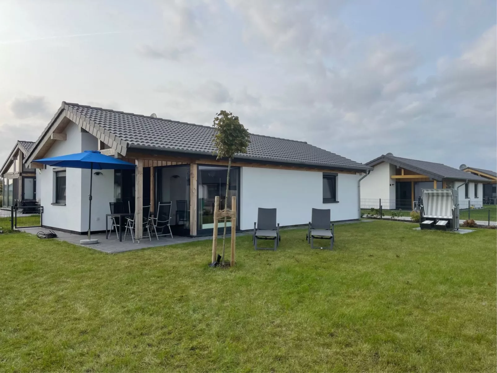 G22 Haus mit Garten, Strandkorb und Grillkamin