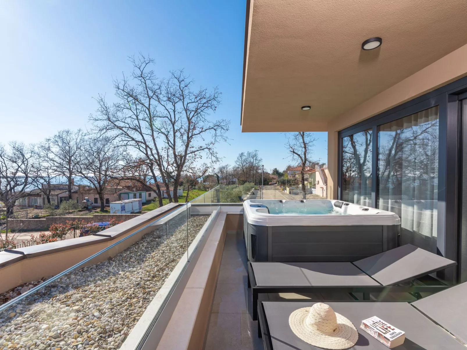 Villa Querchus Penthouse 8 partment mit Jacuzzi