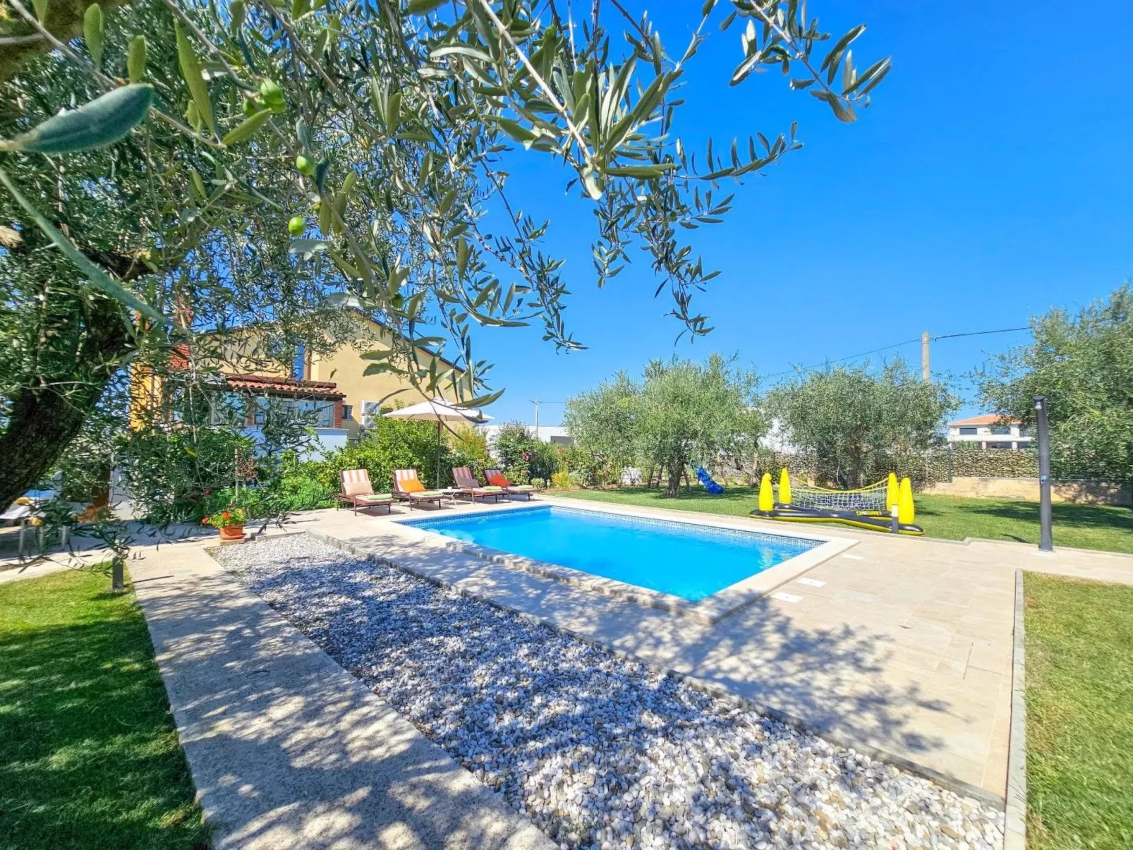 Wohnung für bis zu 6 Personen mit Schwimmbad