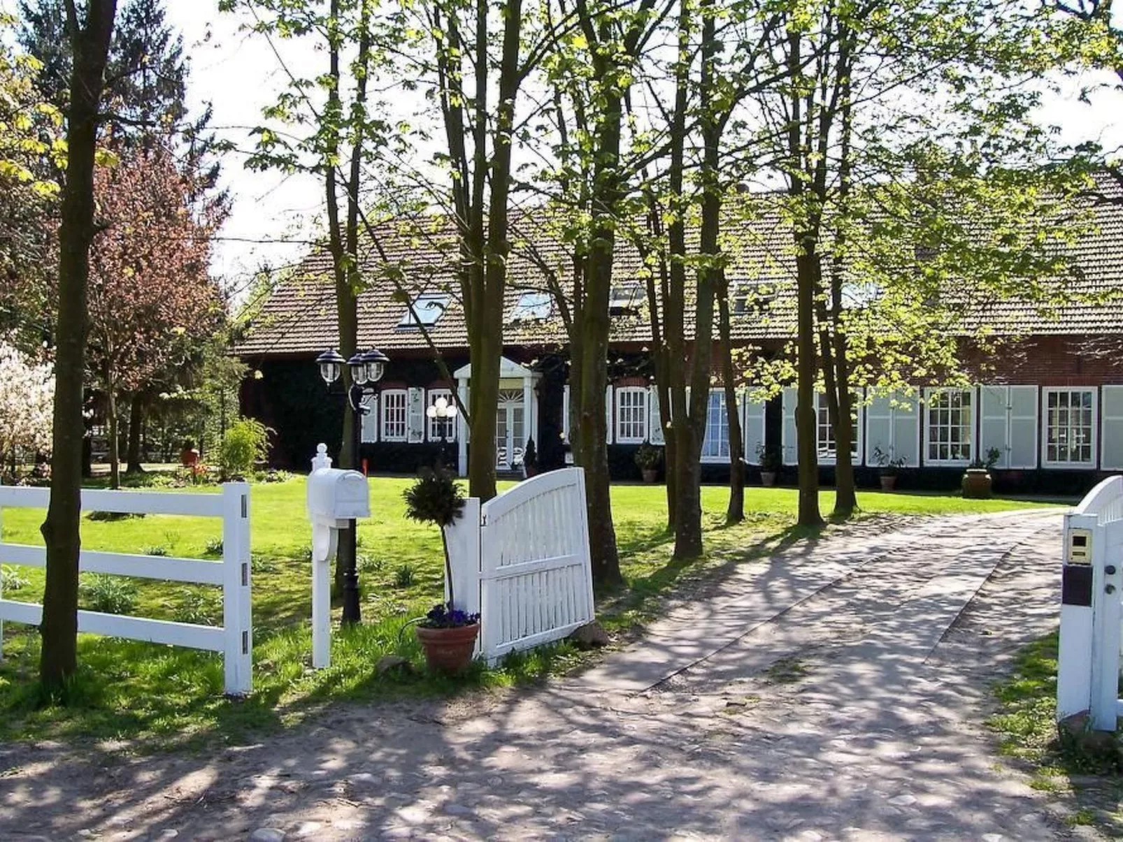 Landgut mit Blick auf das Wasser