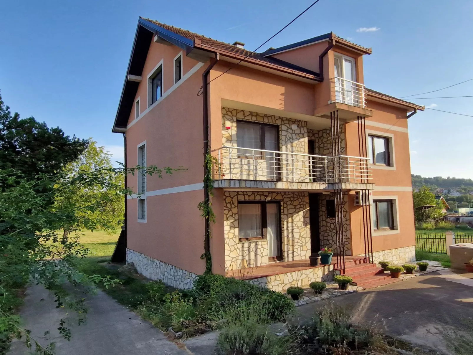 Schöne große Villa Vrcin