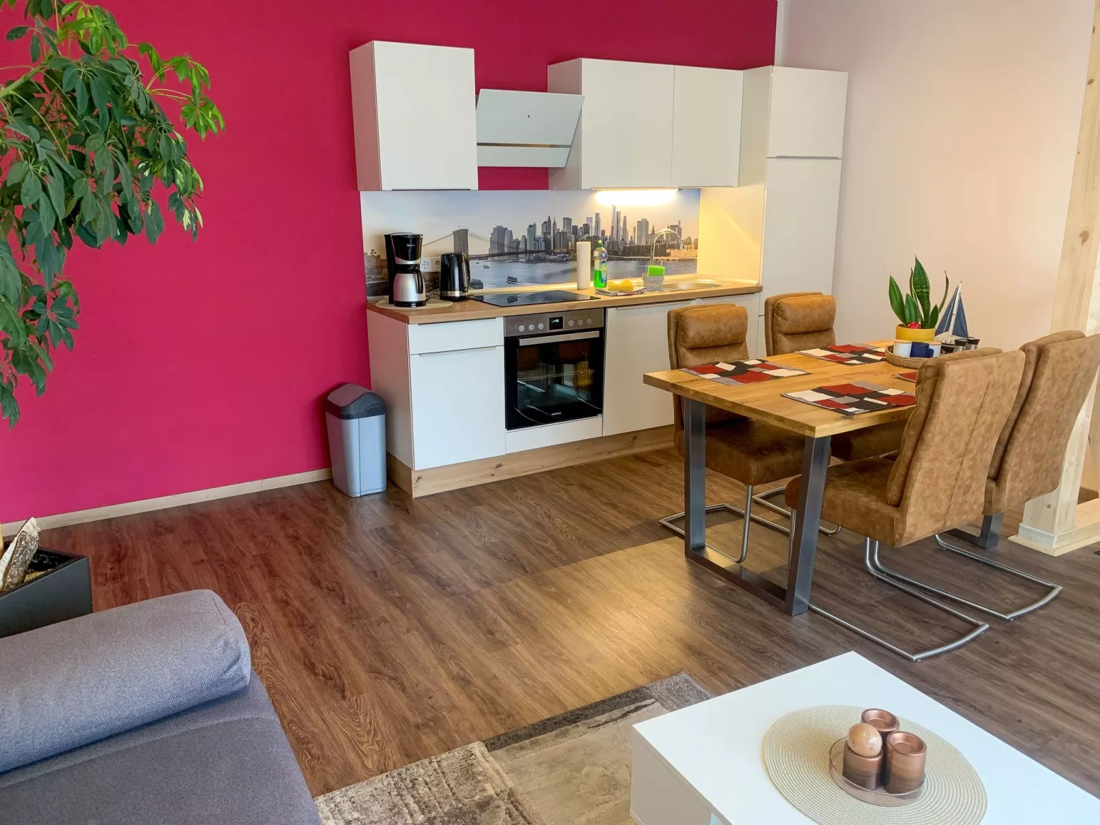 Top-moderne Ferienwohnung für 4 Personen mit Vollausstattung auf schönem, frühe