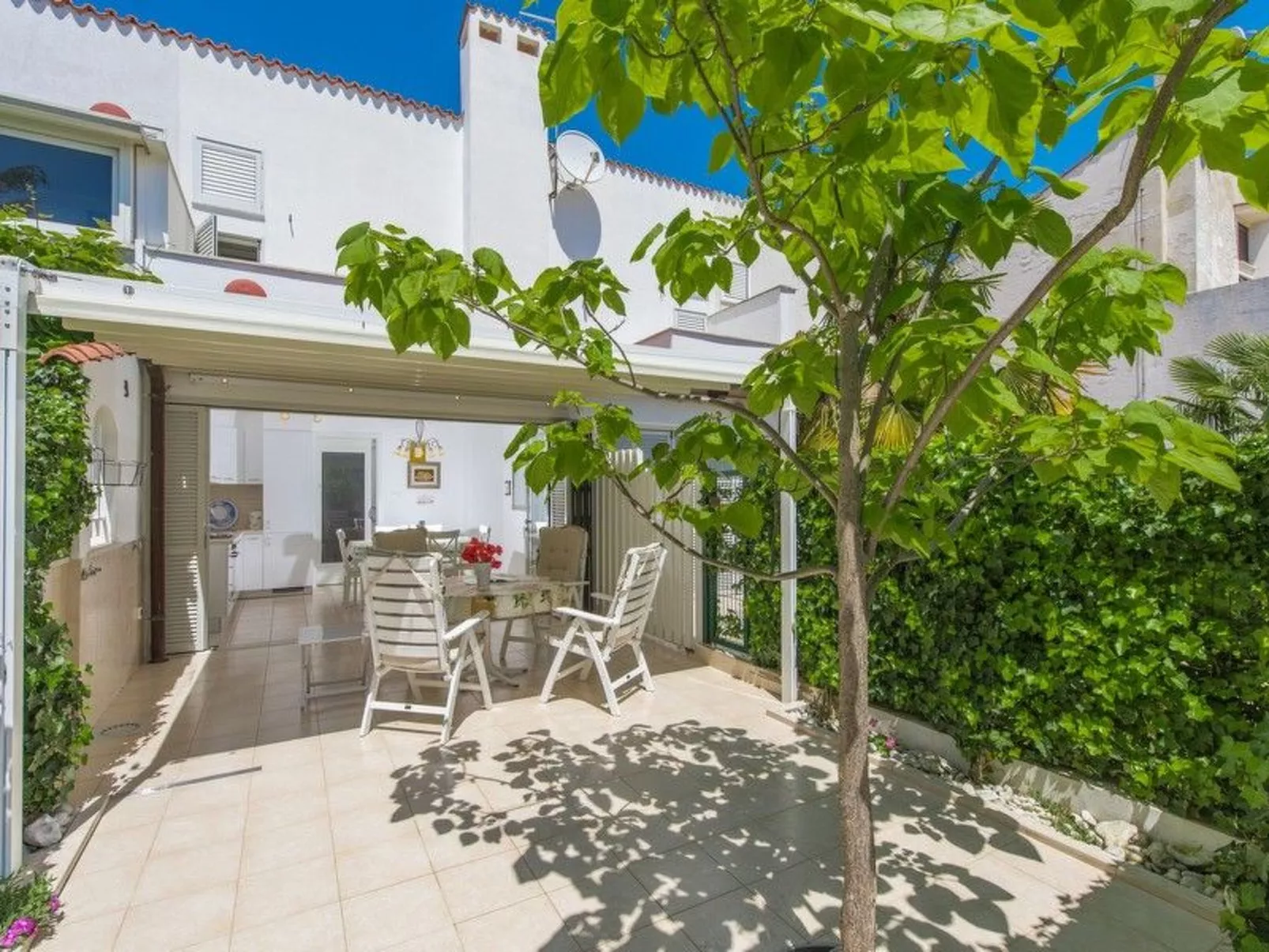 Mit Blick auf das Wasser