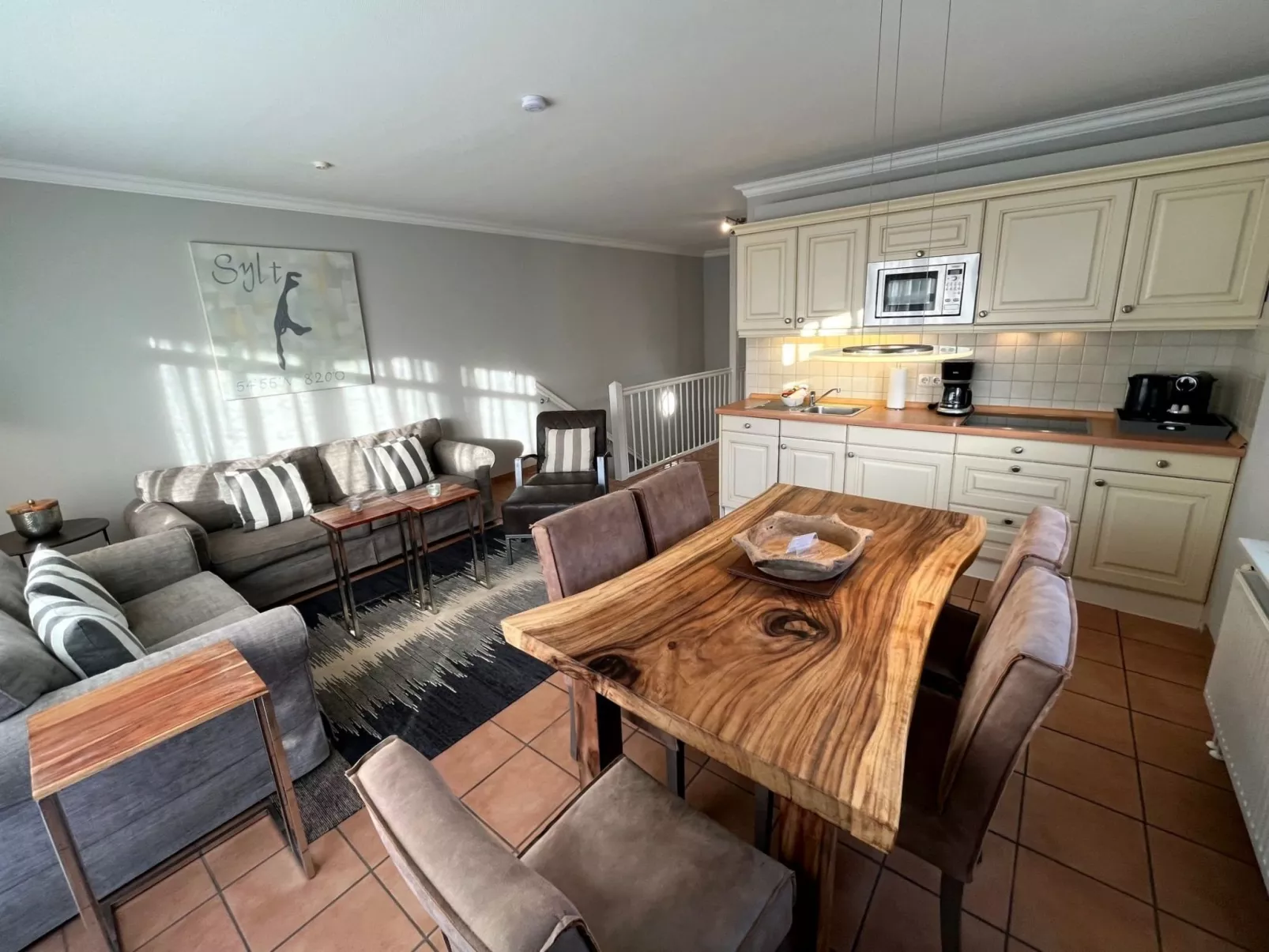 Helle Ferienwohnung mit sonniger Terrasse