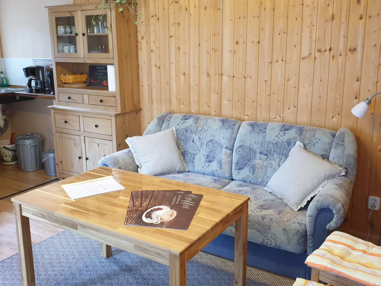 Holz-Bungalow mit Terrasse