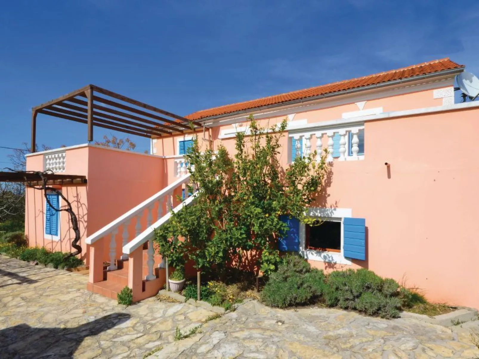 In Dobropoljana mit Freiterrasse