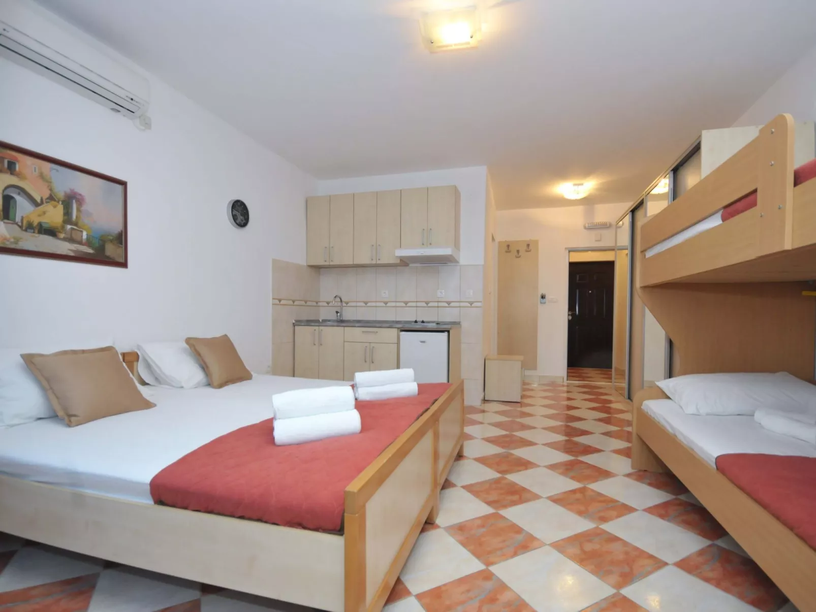 Charmante Wohnung in Centar mit französischem Balkon