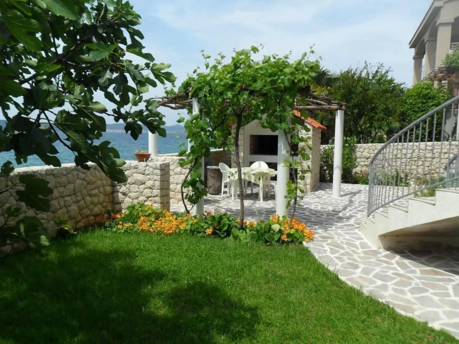 Apartment Cinthija mit Balkon direkt am Strand