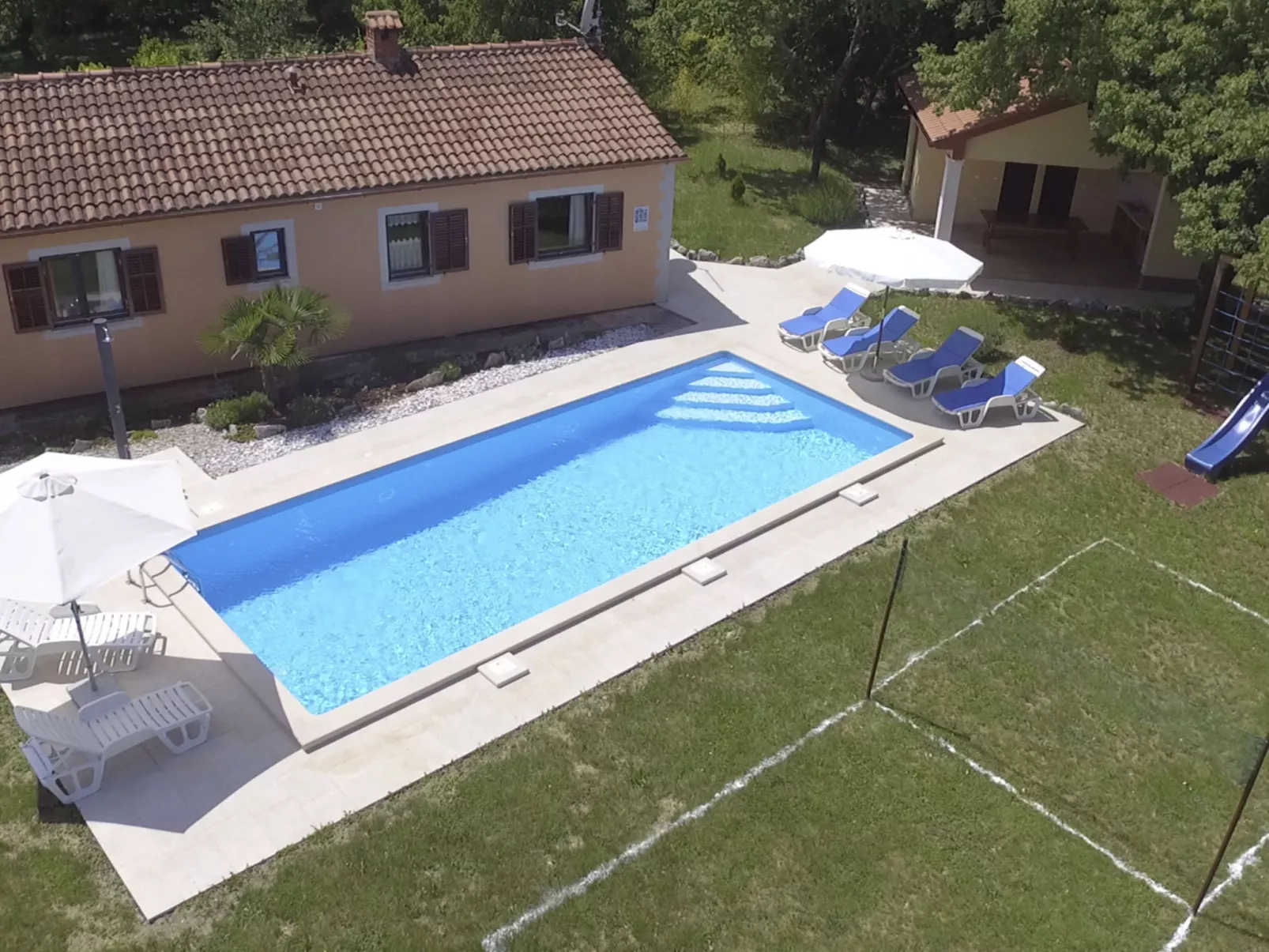 Landgut "Fragola" mit Blick auf die Berge