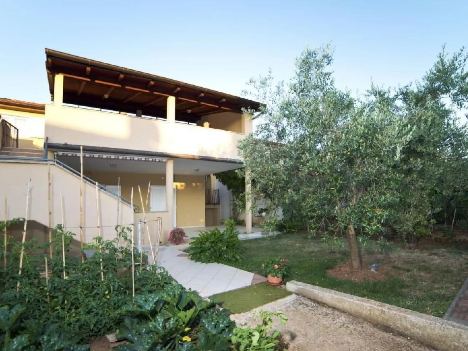 Ruhig und gemütlich 2BR Wohnung in der Nähe des Strandes