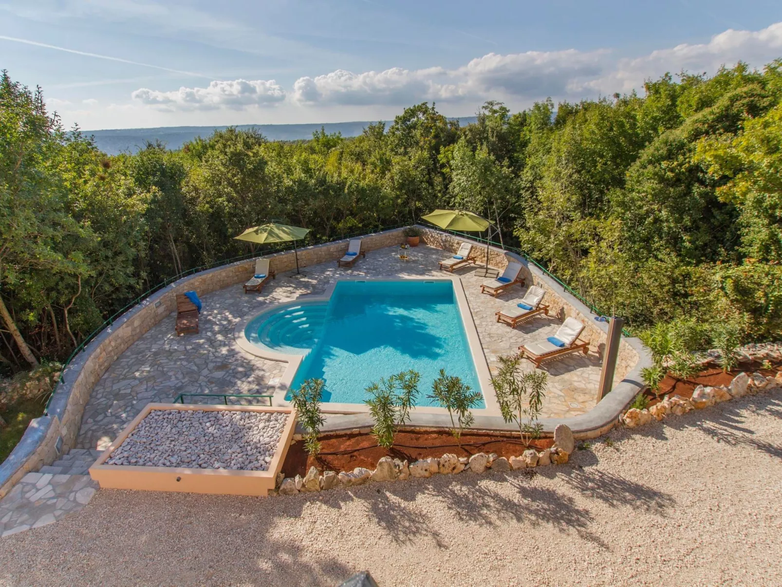 Familiäre 5-Schlafzimmer-Villa mit Gemeinschaftspools