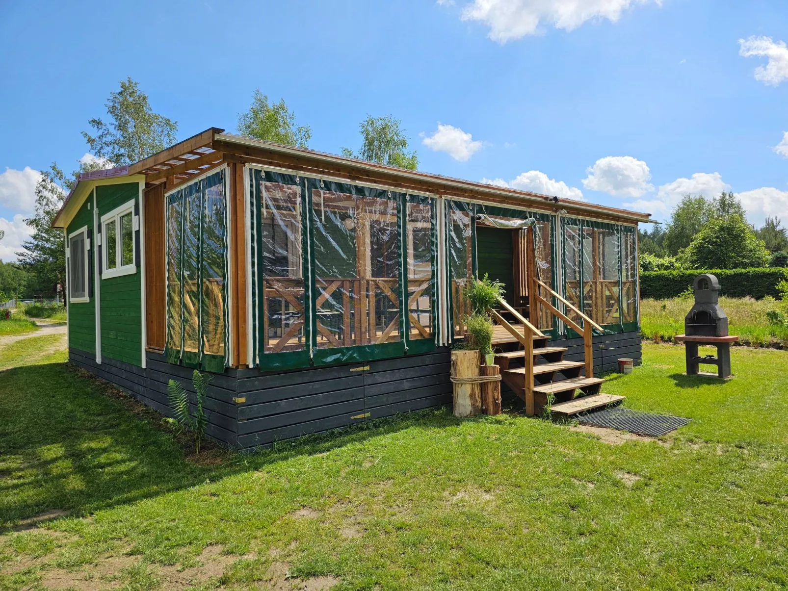 Ganzjährig bewohnbares Ferienhaus - grün