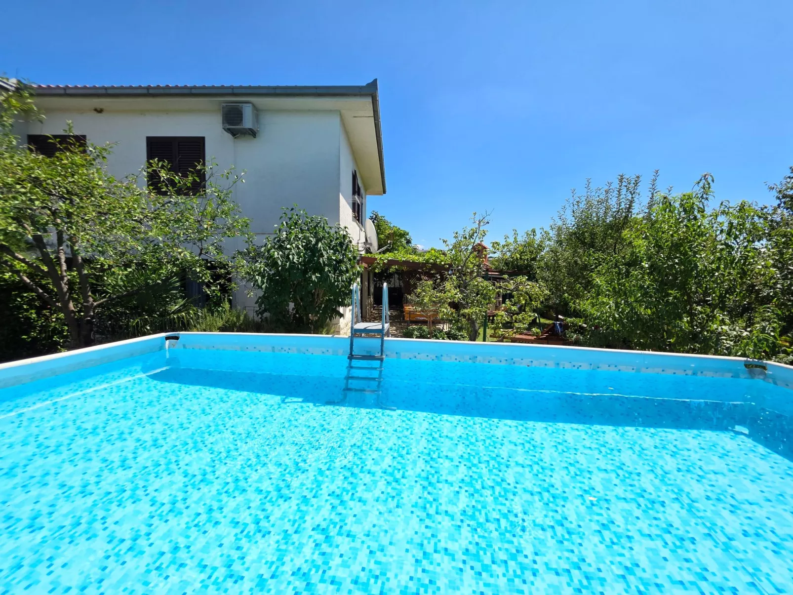 In Novi Vinodolski mit Grill, Garten und Terrasse