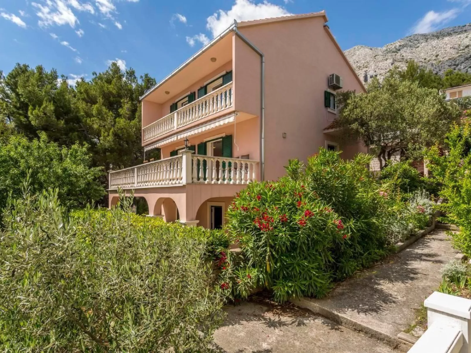 Charmantes Ferienhaus in Medići mit Privatem Pool