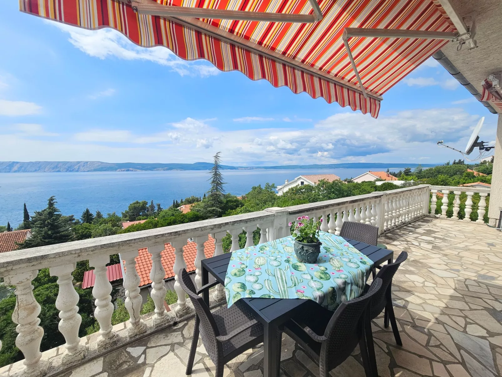 Wohnung mit Balkon mit Meerblick