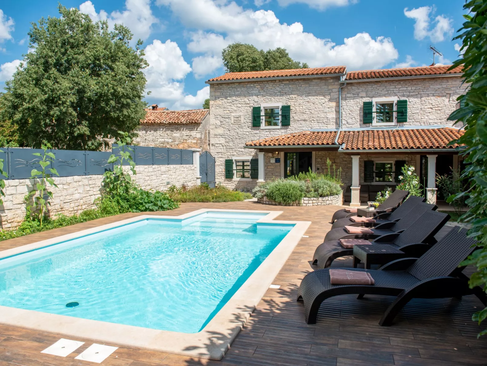 In Krculi mit Privatem Pool