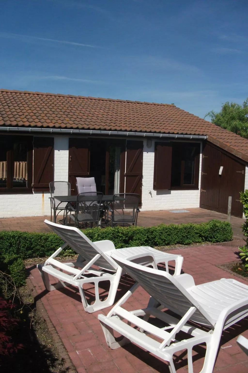 In De Haan mit Großem Garten