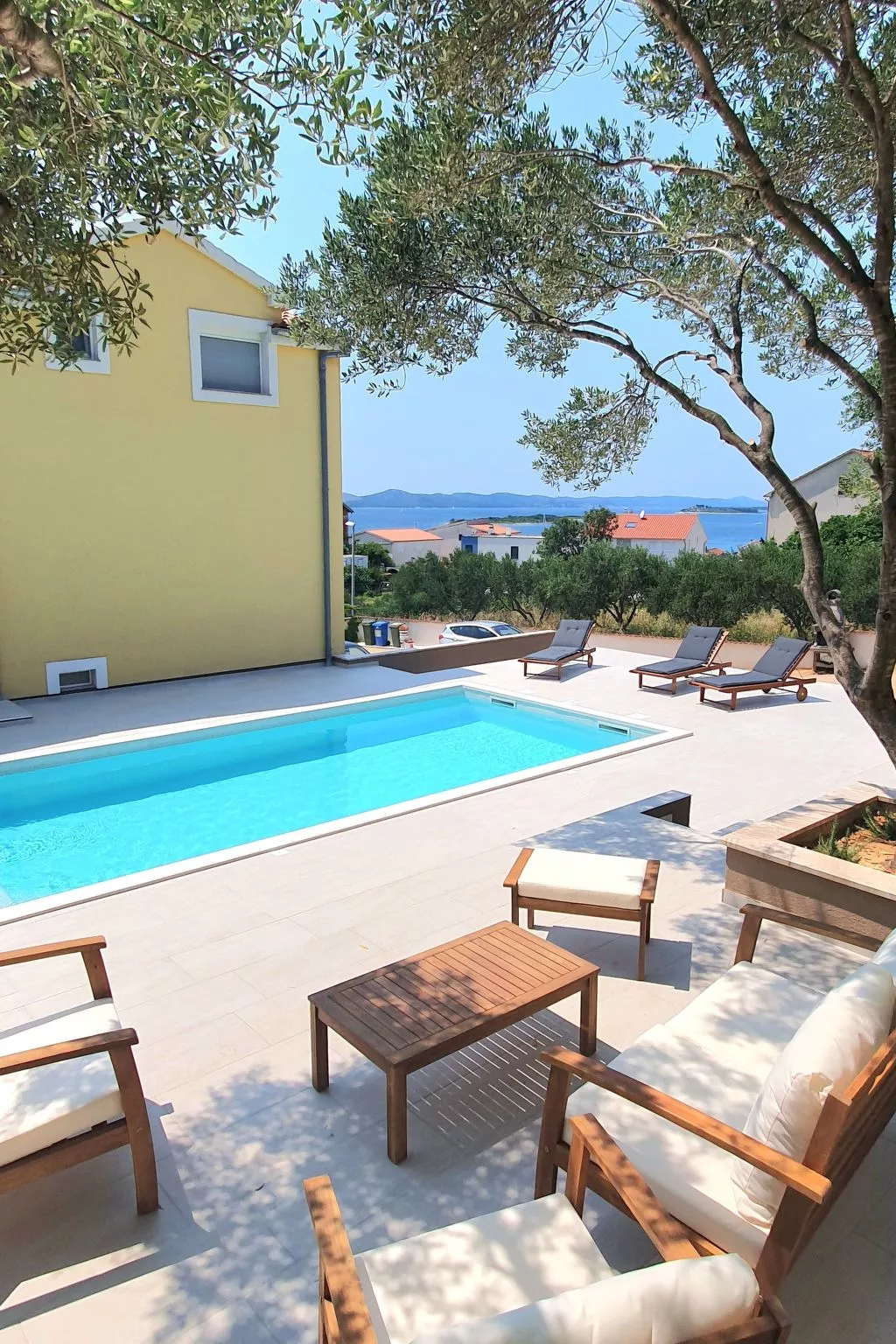 Mobilheim mit Blick auf das Wasser