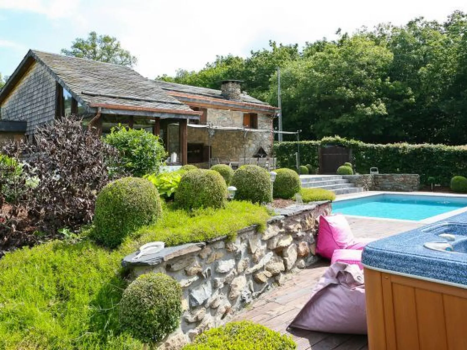 Villa "Spineux" Schwimmbäder/Whirlpool/Sauna 11pers