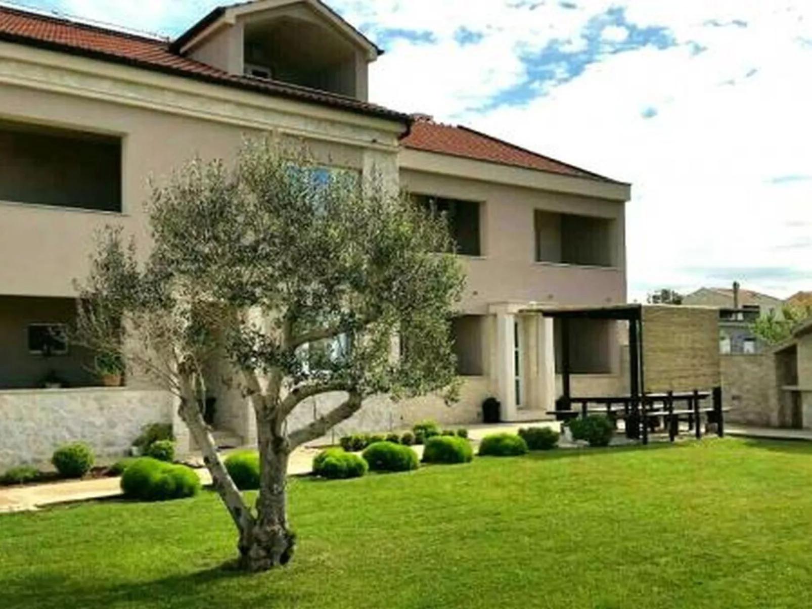 Wohnung Kim Black - von TA Leut Agency