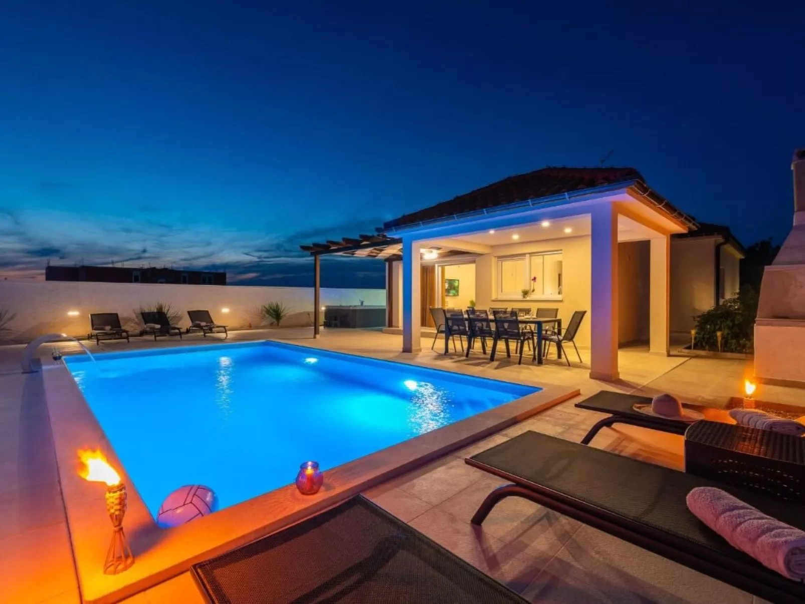 Villa mit beheiztem Pool Privlaka - TA Leut Agency
