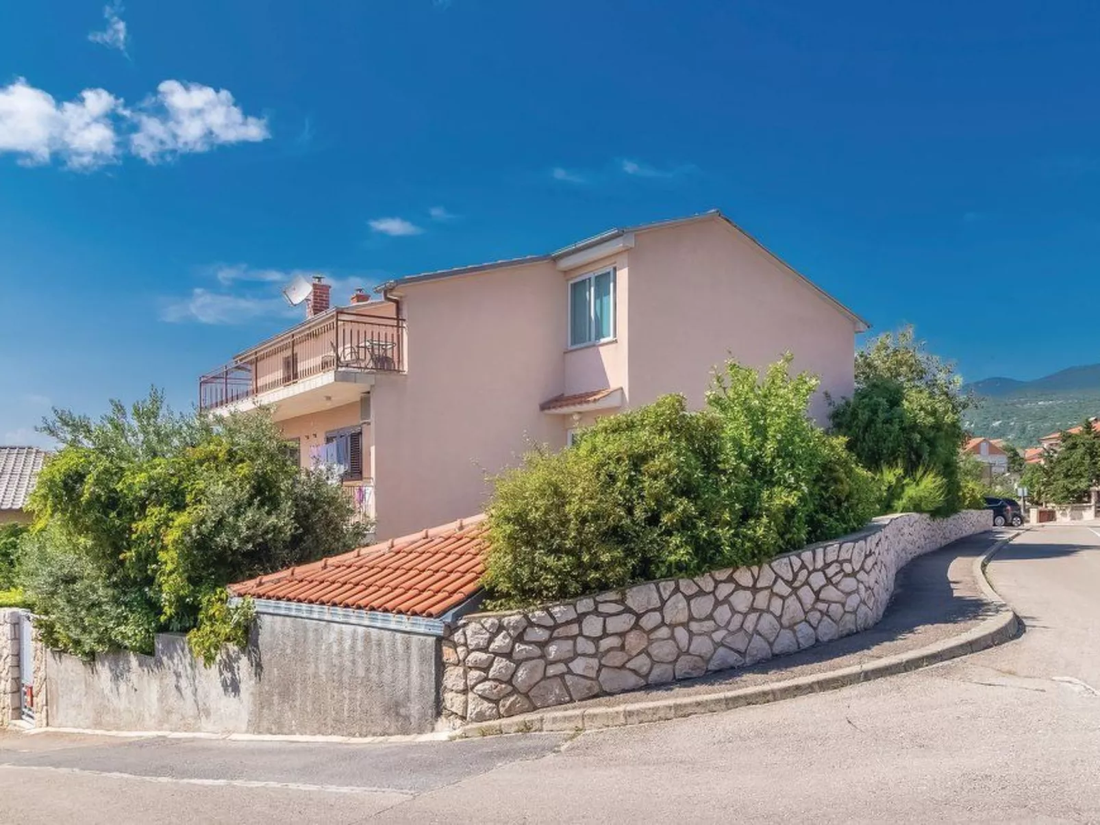 Wohnung in Novi Vinodolski mit privatem Parkplatz