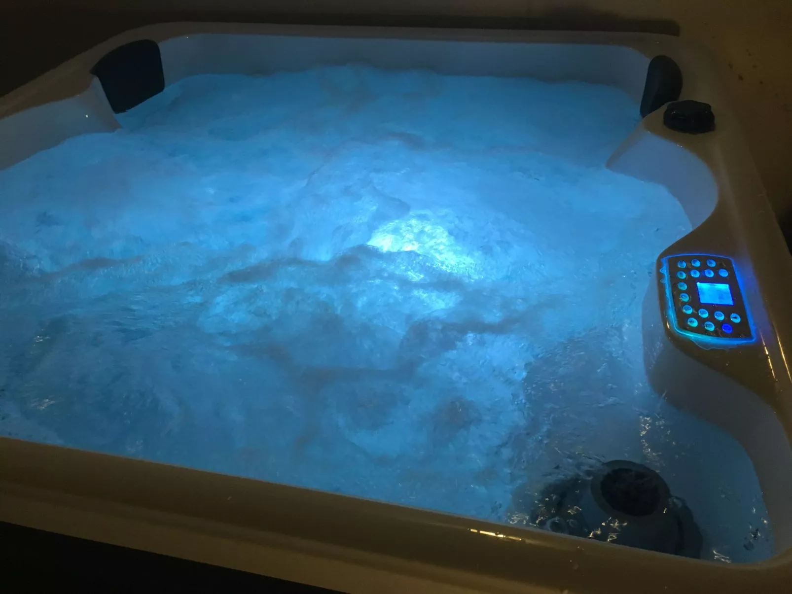 Appartment mit Pool und Whirlpool, Okrug Gornji