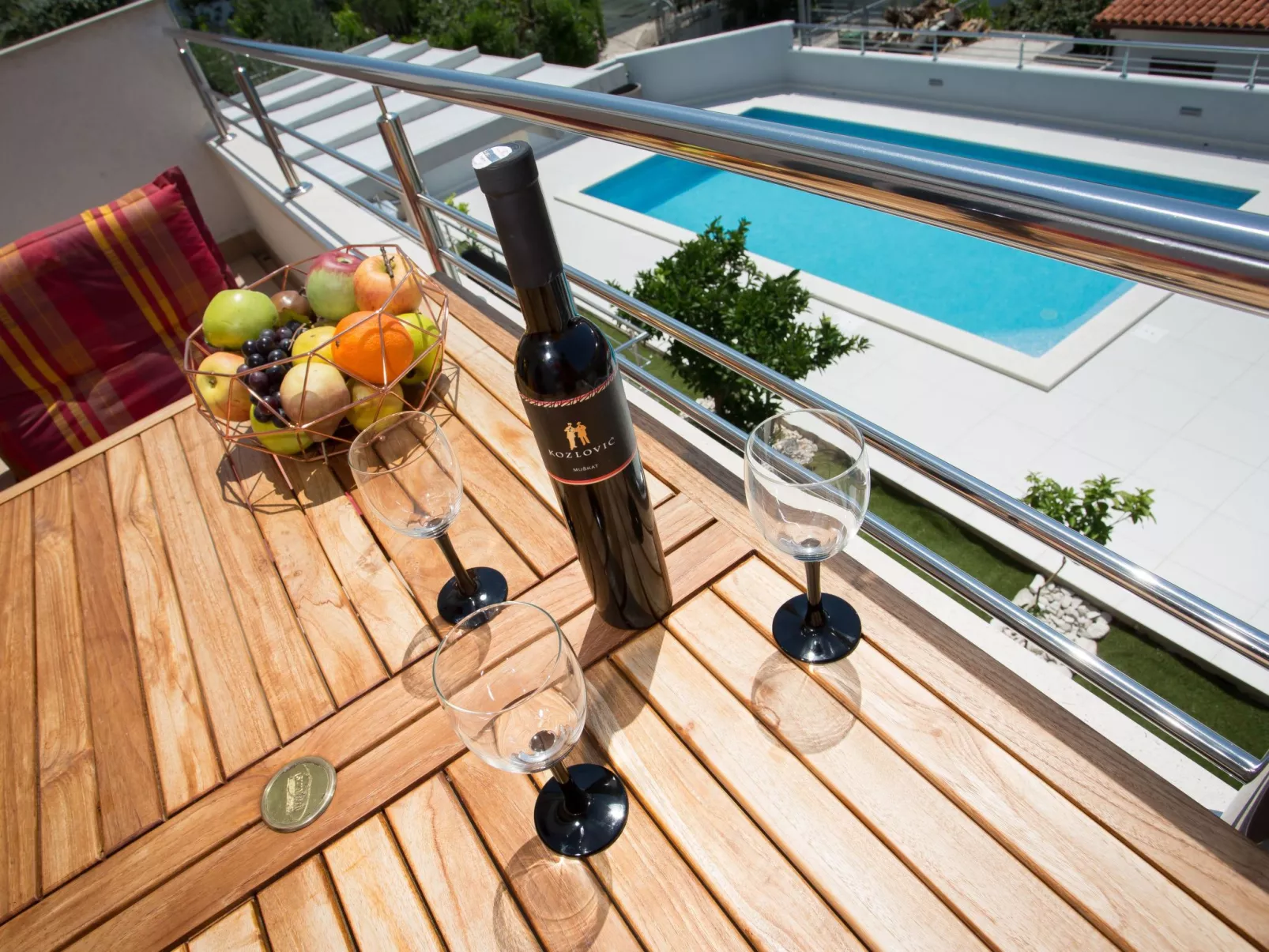 "Maya 1" mit Blick auf das Wasser